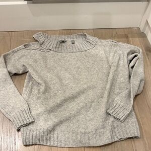 Vince Light Gray Women's Cashmere Sweater
